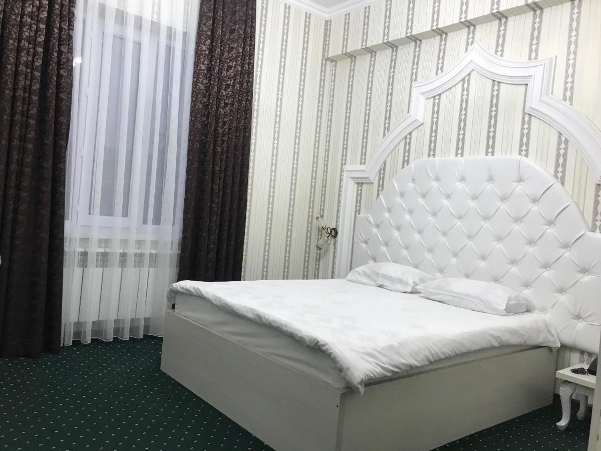 Emir Plaza Hotel Turkistan Extérieur photo